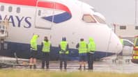 英国航空公司一架飞机的机头在希思罗机场停机坪上倒塌