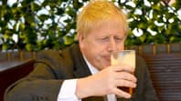 鲍里斯·约翰逊（Boris Johnson）喜欢锁后品脱“loading=