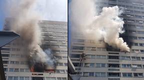 火焰在伦敦塔块火灾中射出窗户