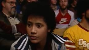1984年，少年道恩·强森看着爸爸摔跤
