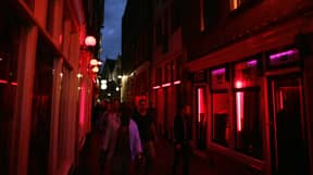 阿姆斯特丹当局揭示了远离城市的“色情中心”计划