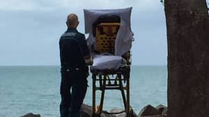 澳大利亚医护人员将绝症患者带到海滩完成她的临终愿望