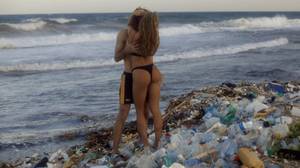 Pornhub加入战斗，以“有史以来最肮脏的色情”来清理塑料污染