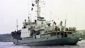 碰撞后俄罗斯间谍船从土耳其海岸下沉