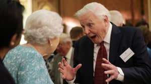 英国独立电视台纪录片中，女王和大卫·爱登堡开了个玩笑