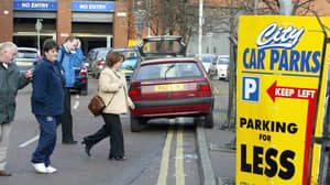 英国的司机很快可能会因人行道停车而被罚款