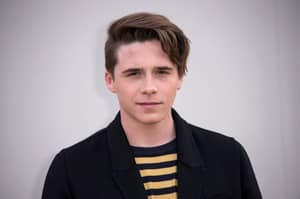 布鲁克林·贝克汉姆（Brooklyn Beckham）刚刚通过了他的测试，他的第一辆车病了