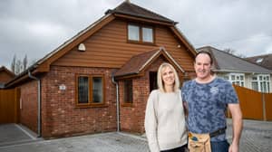 汉普郡男子用YouTube视频建造自己的房子，价值14万英镑