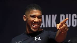 安东尼·约书亚（Anthony Joshua