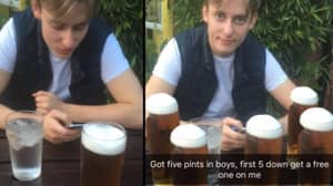 小伙子通过'复制和粘贴'在snapchat上的pint来到酒吧的伙伴