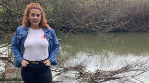 一名女子为了救Tinder Date的狗跳进河里