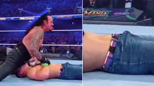 甚至约翰·塞纳（John Cena）也因摔跤狂热的Undertaker的墓碑打桩机而感到兴奋