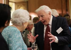 David Attenborough爵士试图吓到她自然栖息地的女王