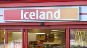 KFC撕成冰岛的'留在家庭'外卖广告
