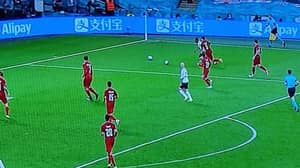 球迷们在英格兰对丹麦的点球处罚之前就注意到了第二个球