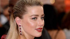 Amber Heard在讨论复仇色情时称iCloud黑客是“毁灭性的”
