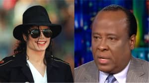康拉德·默里（Conrad Murray）声称迈克尔·杰克逊（Michael Jackson）被父亲“化学cast割”