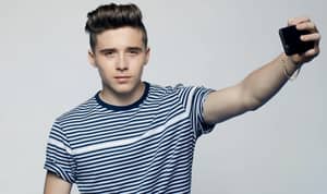 布鲁克林·贝克汉姆（Brooklyn Beckham）试图购买酒精后就放在了他的位置