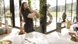 幕后镜头揭示了杰森·莫莫（Jason Momoa）超级碗广告的方式