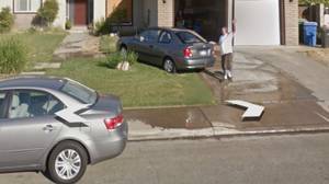 人们正在分享在Google Street View上发现的已故亲人的照片