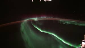 宇航员分享了令人惊叹的北极光照片