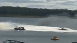 澳大利亚男子用他在YouTube上学到的水上摩托技巧扑灭了一艘船的大火