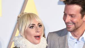 Lady Gaga和布莱德利·库珀在格拉斯顿伯里扮演神秘的场景吗?