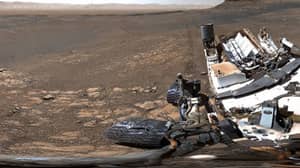 美国宇航局的好奇心火星罗孚尚不抓住其最高分辨率的全景