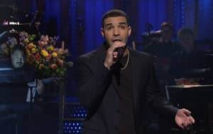德雷克（Drake）试图说服世界，他不仅仅是昨晚在SNL上的模因