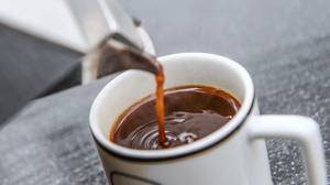 大量研究表明，每天喝三到四杯咖啡是有益的