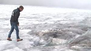 一对夫妇在失踪75年后被发现冻在冰川里