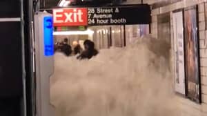 令人震惊的镜头显示飓风IDA的纽约地铁级联