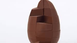 “世界的第一个”固体巧克力复活节彩蛋是我们想要的一切