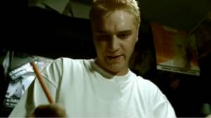 原始Stan演员在Rapper的47岁生日上发送Eminem消息