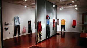 强奸幸存者穿着的衣服展览证明，衣服不会引起攻击