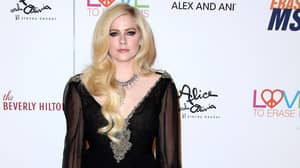 Avril Lavigne公开了她与莱姆病和新音乐的战斗