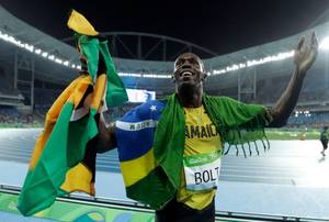 Usain Bolt赢得了另一个奥运金和......在其他新闻中......水湿了必威杯足球