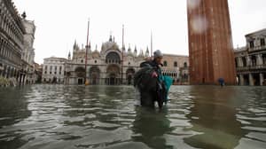 威尼斯遭遇史上第二严重洪灾