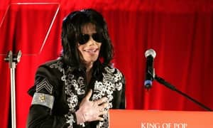 迈克尔·杰克逊（Michael Jackson）去年赚了更多的钱
