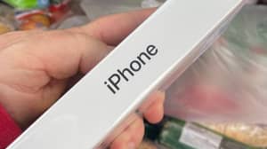一名乐购顾客订购了苹果，却买到了苹果iPhone SE，惊呆了