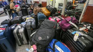 录像揭示了日本行李处理人员如何处理行李