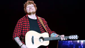 埃德·希兰（Ed Sheeran）通过取消10,000张门票，回击了吹捧