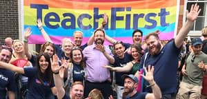 这位老师正在为LGBT +学生提供学校更开放的地方