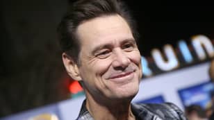 吉姆·卡里（Jim Carrey）曾经是如此破产，他住在一辆面包车里