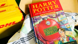 罕见的第一版哈利·波特书在拍卖会上以60,000英镑的价格售出