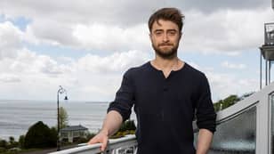 丹尼尔·拉德克利夫（Daniel Radcliffe）在阅读自杀记录时哭泣，您认为自己是谁？