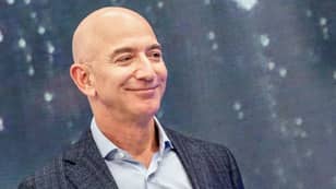 亚马逊创始人杰夫·贝佐斯（Jeff Bezos）的财富达到了1720亿美元的新高点