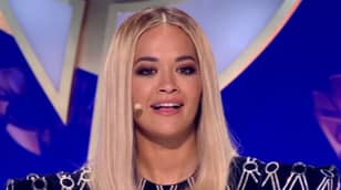 政府因在40,000个滞留澳大利亚之前将丽塔·奥拉（Rita Ora）带入澳大利亚而受到抨击