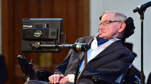 斯蒂芬·霍金（Stephen Hawking）说，人类必须在100年之内离开地球