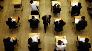 2021 GCSE和A级考试将继续进行，但“最多”延迟了三个星期